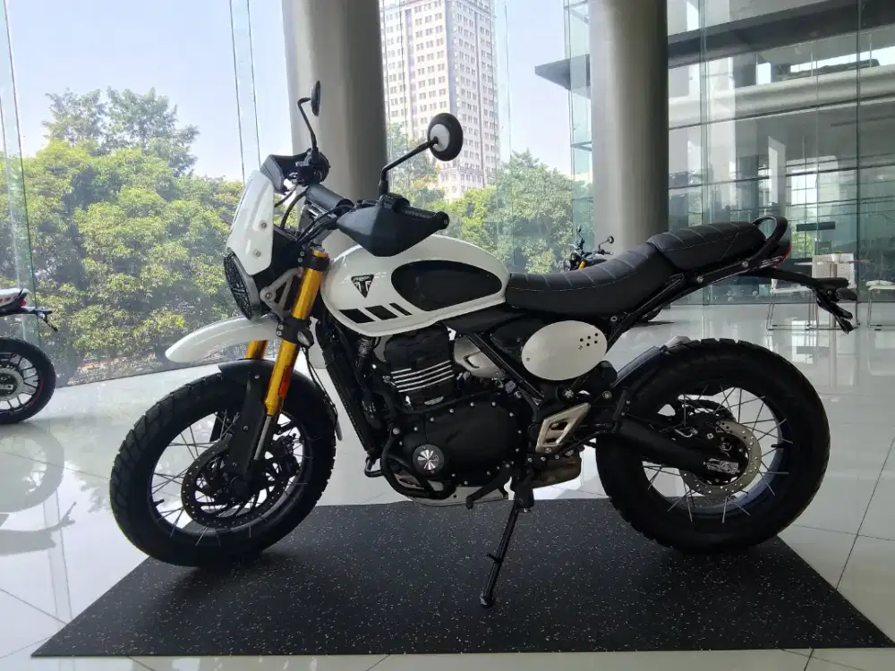 Triumph Scrambler 400 XC