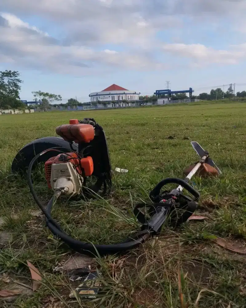 Jasa potong rumput