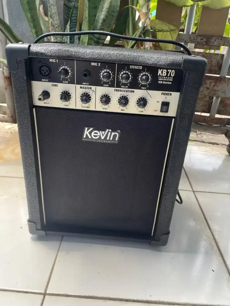 Kevin KB70 Amplifier Keyboard KEVIN KB 70