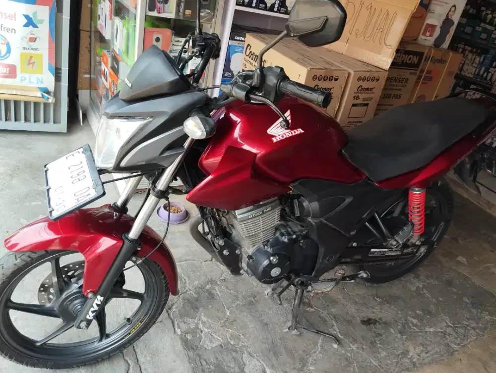 Honda Verza 150 merah