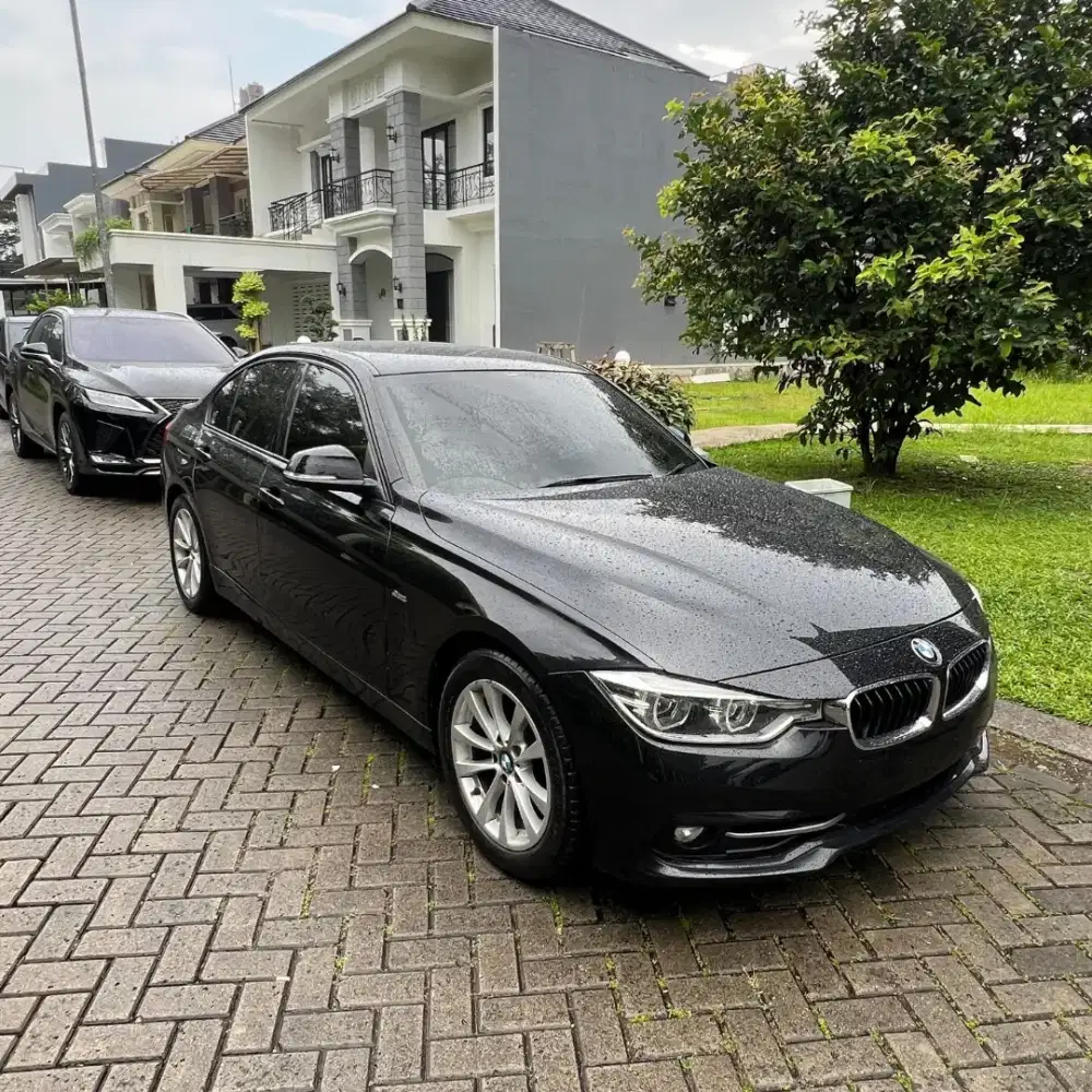 BMW 320i . 2.0 SPORT AT