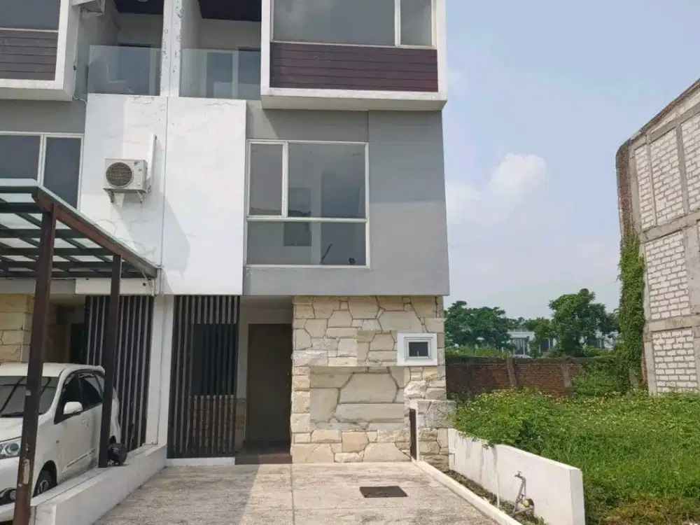 DIJUAL RUMAH FOREST MANSION BLOSSOM HILL LAKARSANTRI SURABAYA RON.A2454