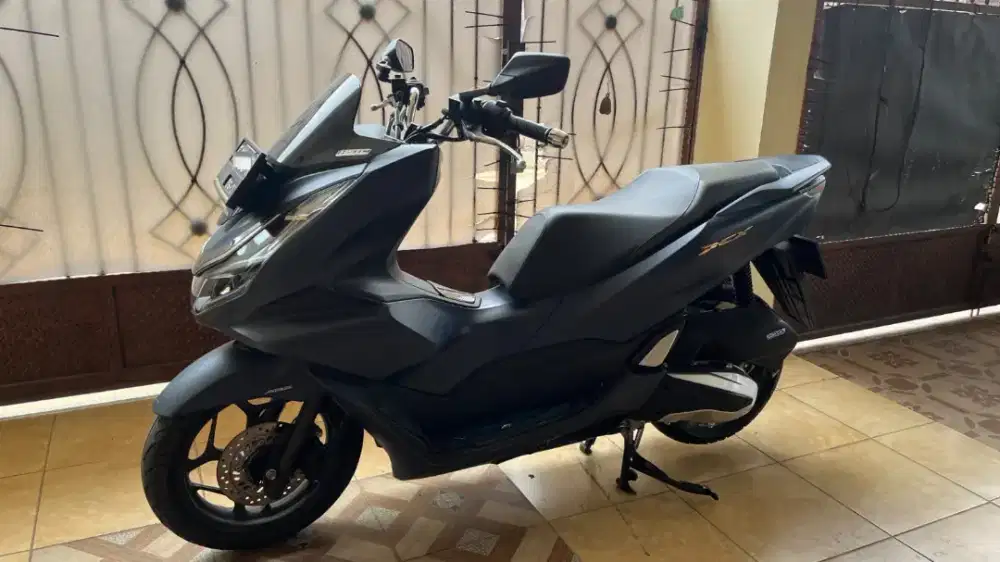 Honda PCX ABS 2022 warna biru