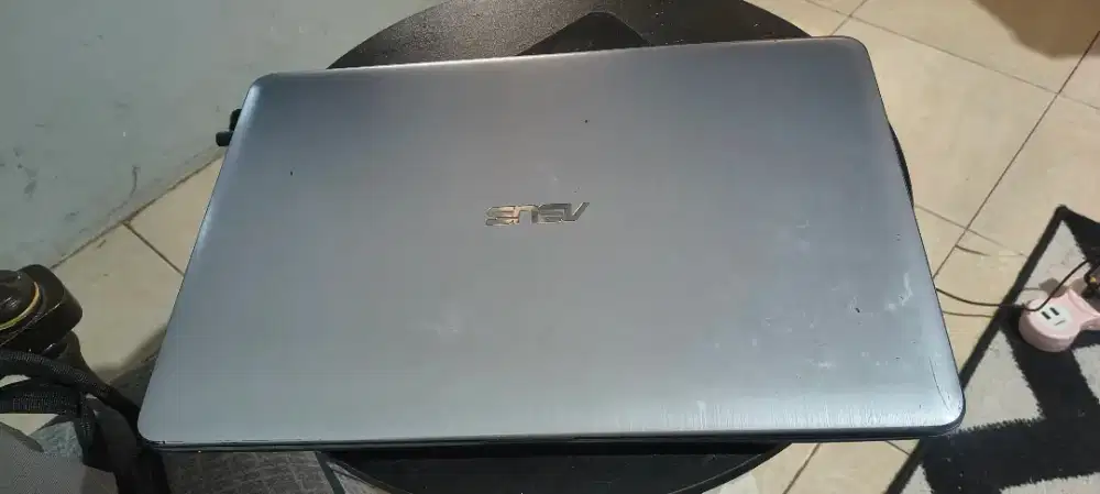 Laptop Asus x541u intel core i3-6006u 8GB ssd 128 GB 15,6 in dual vga