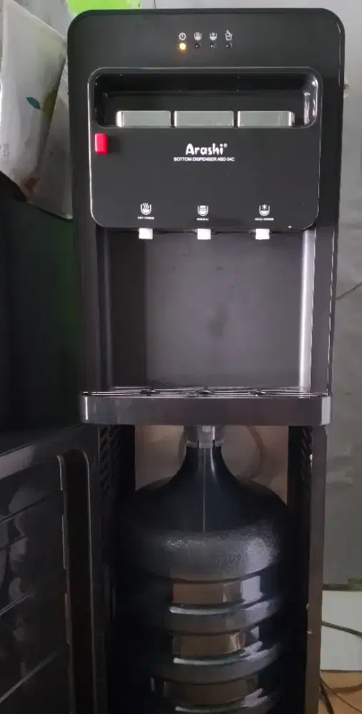 Dispenser galon bawah