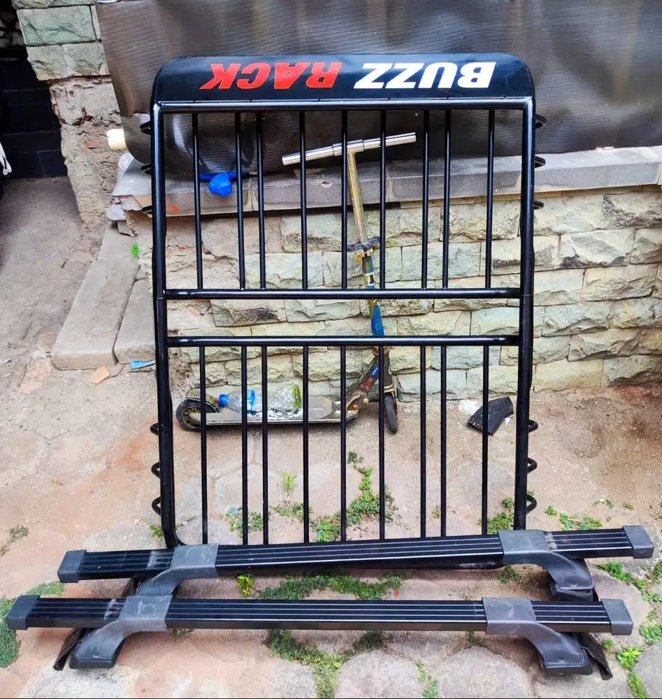 RAK MOBIL - BUZZ RACK  Second - kondisi masih bagus