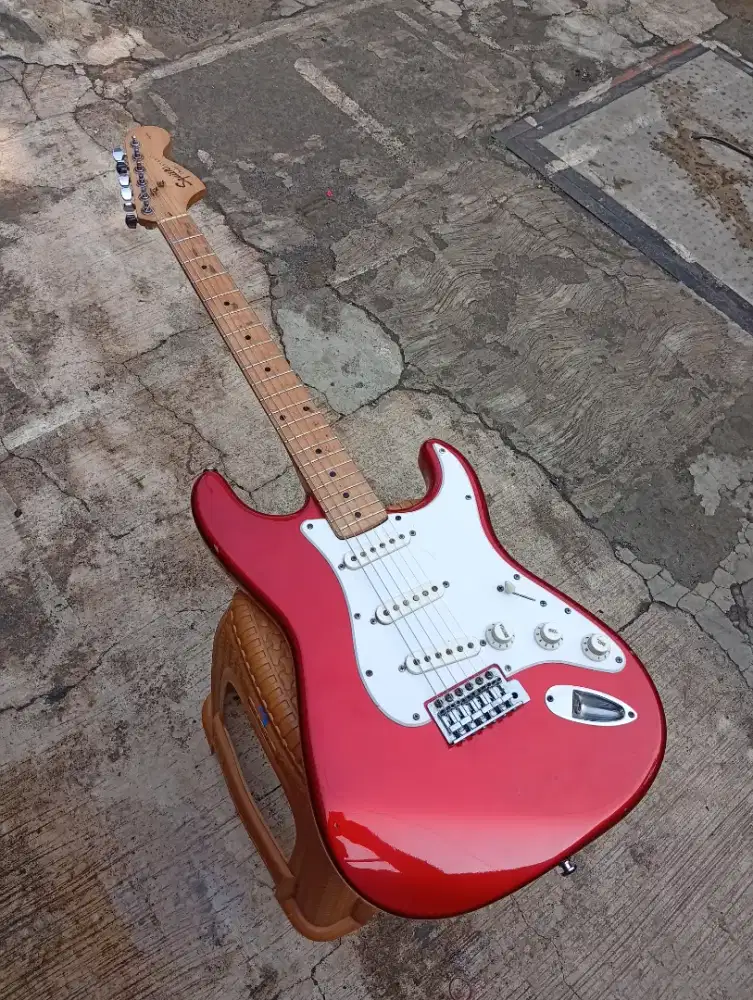 Gitar Squier Affinity siap pakai