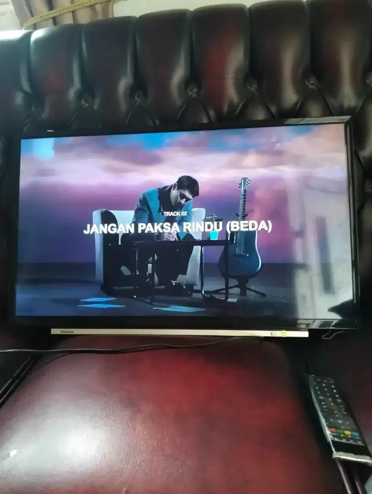 Jual smart tv thosiba 32 inc nego