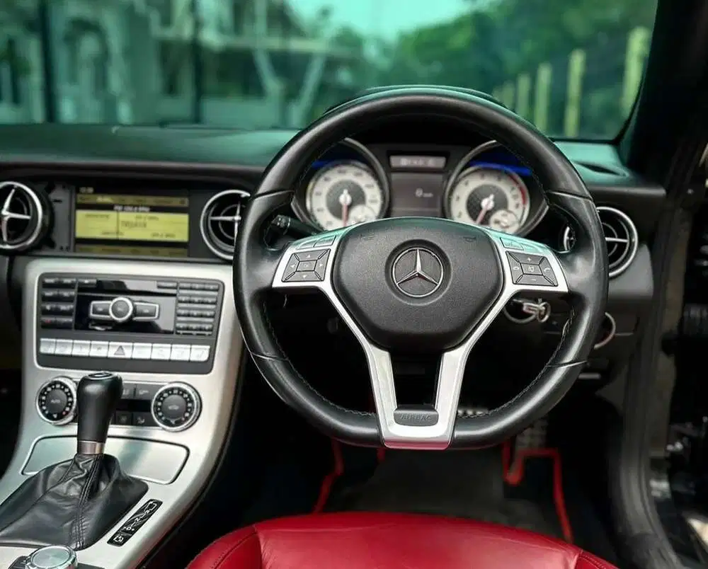 Mercedes-Benz SLK200 2011 Bensin