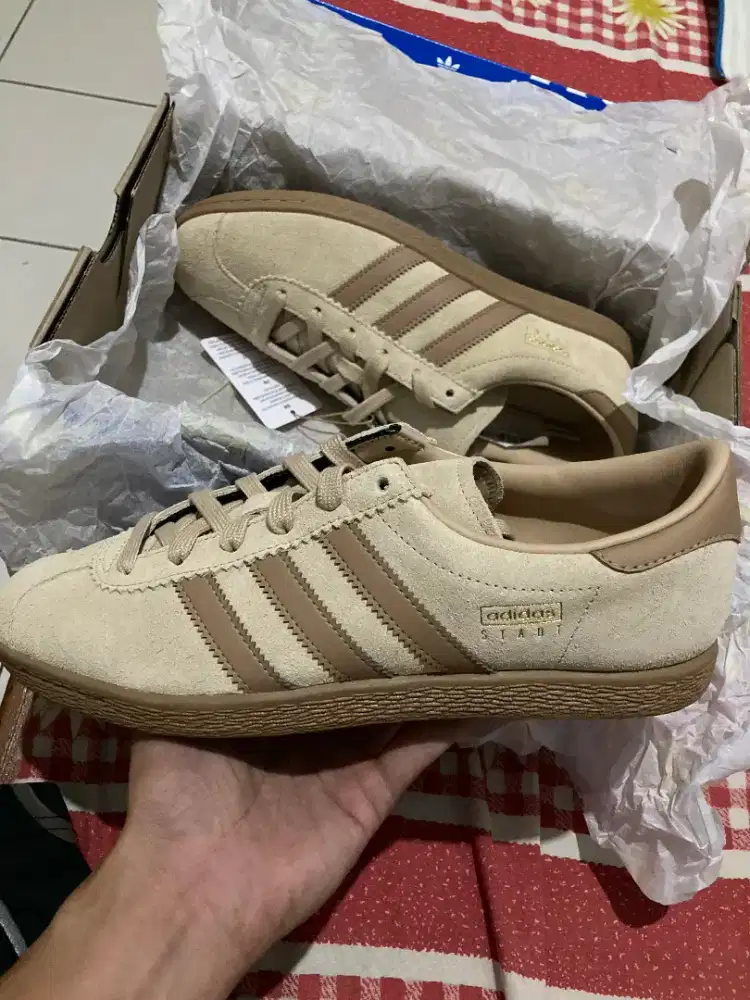 Adidas Stadt Beige