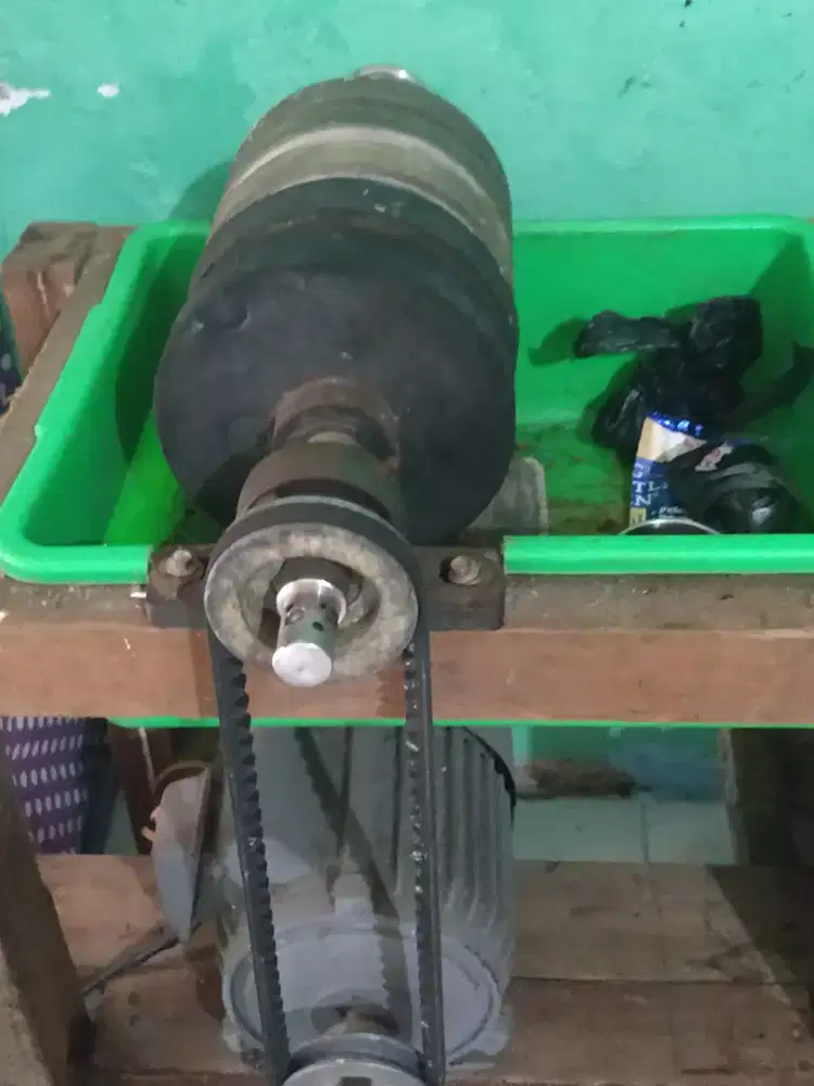 Mesin motor poles batu permata dan akik