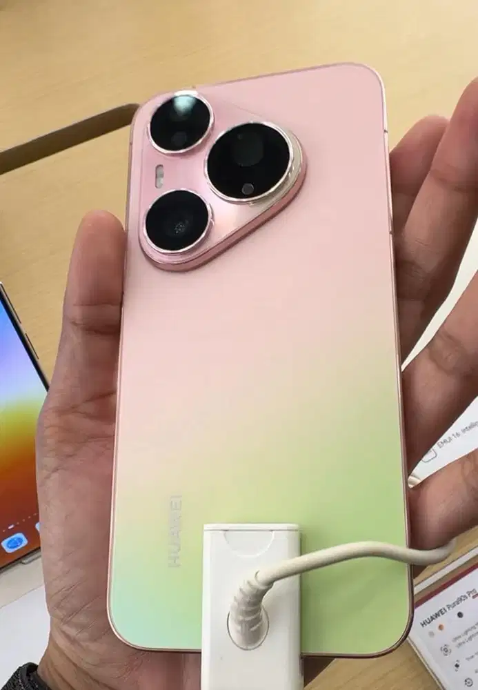 Huawei Pura 90s Pro. 12gb 512gb. Bisa cicilan tanpa CC. Garansi Resmi