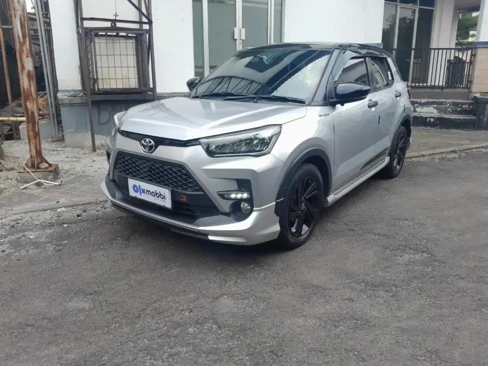 Like New - Toyota Raize 1.0 GR Sport Two Tone Bensin AT 2022 Hitam