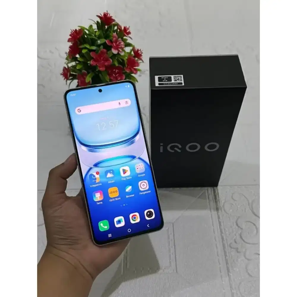 IQOO Z10 lite Ram 8/128, armor white, garansi sampai 23 desember 2026