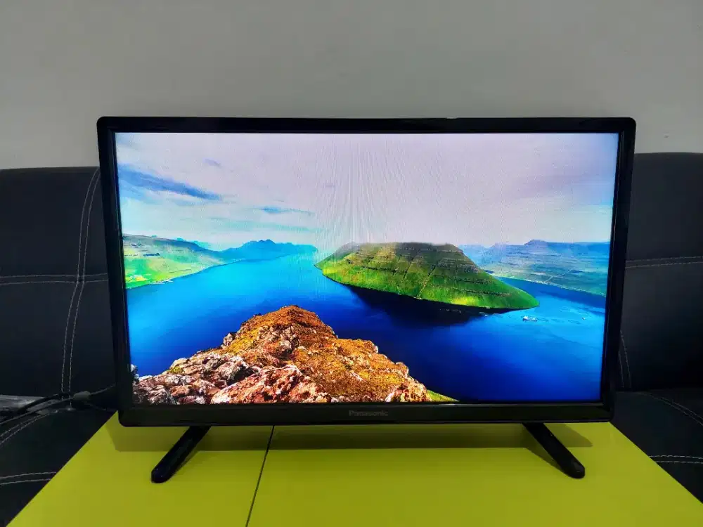 TV LED PANASONIC 22 INCH - KONDISI MULUS