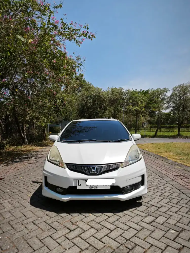 BU! ISTIMEWA LOW KM 80K DIJUAL HONDA JAZZ RS AT MATIC 2012!