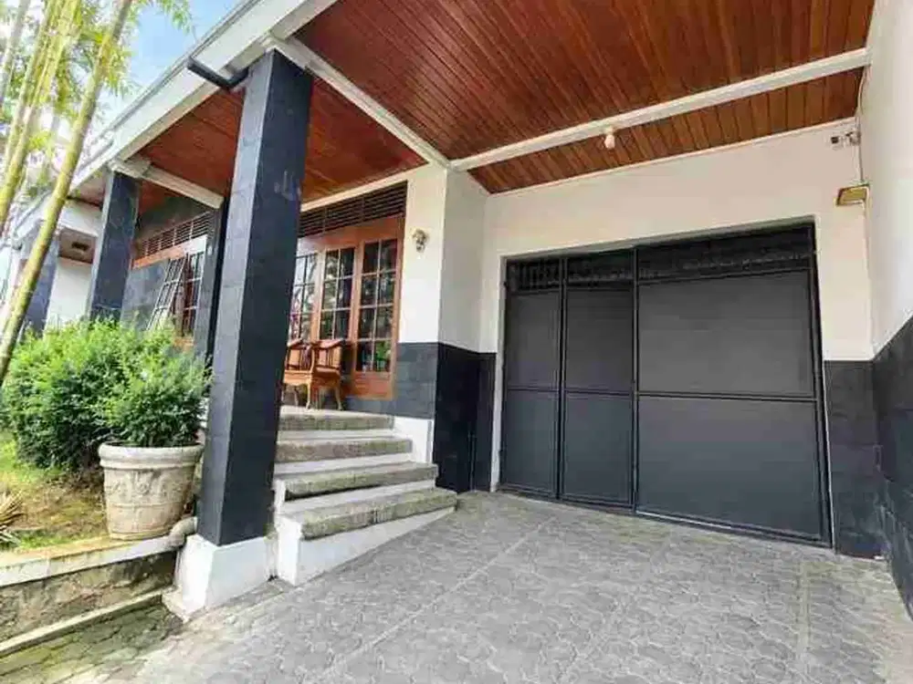 Rumah Lama Terawat Siap Huni Di Cigadung
