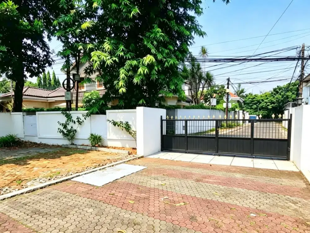 DISEWAKAN RUMAH 1LT DENGAN HALAMAN LUAS, STRATEGIS, DI LEBAK BULUS, DKT MRT FATMAWATI, COCOK UTK MINIMARKET/CAFE/KLINIK   Jakarta Selatan, DKI Jakarta