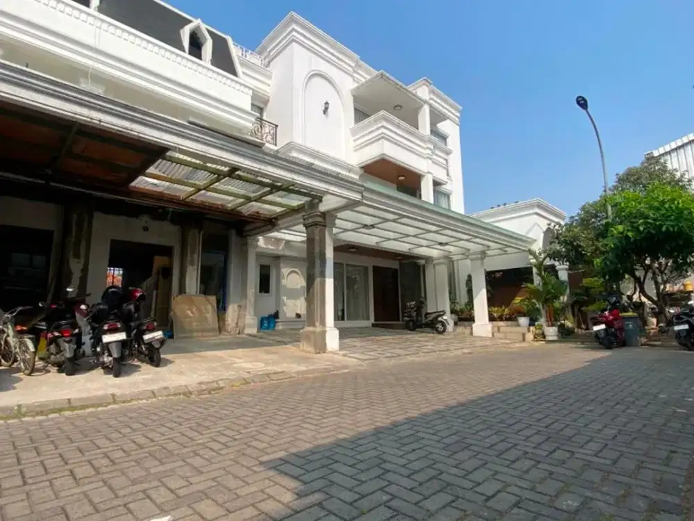Rumah Mewah Ada Kolam Renang di Serenity Premiere Bekasi Timur