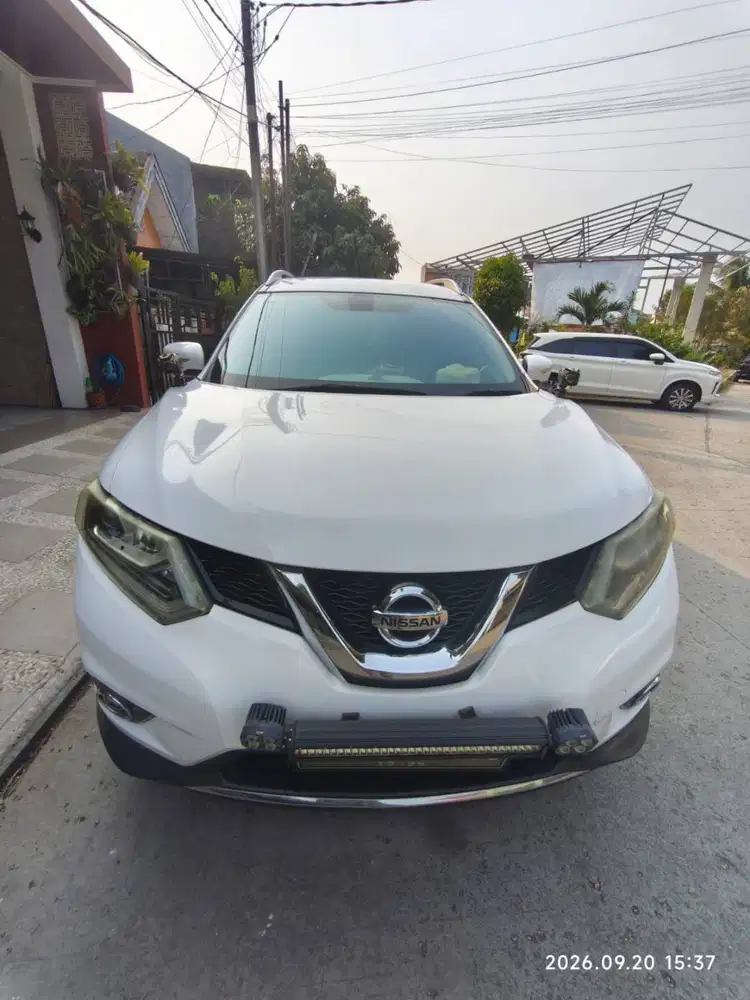 XTRAIL T32 2015 MULUS - PUTIH - JARANG PAKAI - LOW KM