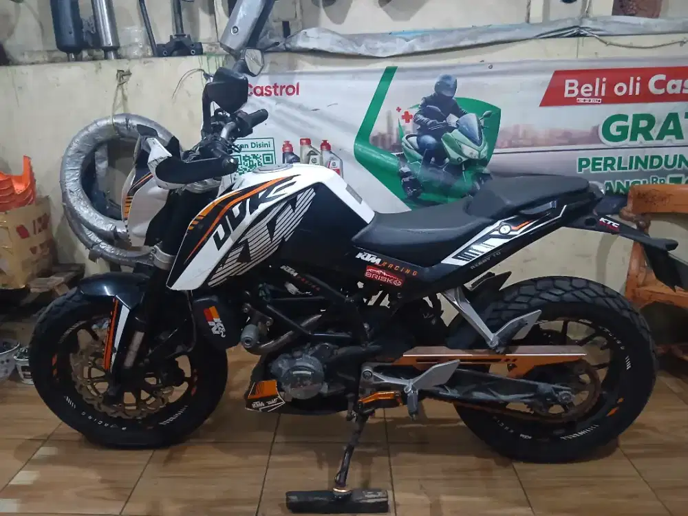 Ktm duke ... bisa nego sambil ngopi