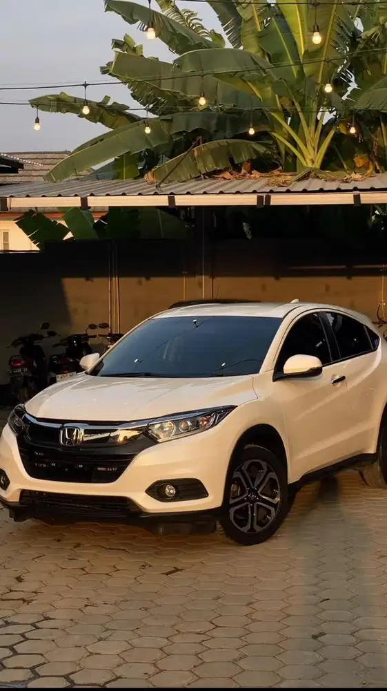 DIJUAL HONDA HR-V 1.5 E CVT 2021