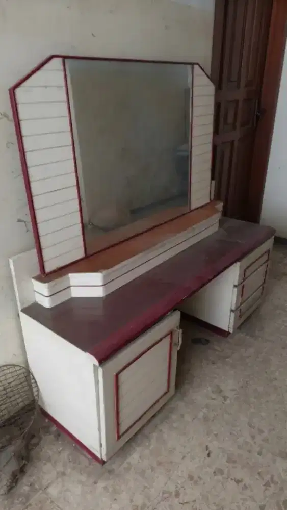 1 Set Meja Rias 2 Lemari Baju ukuran besar
