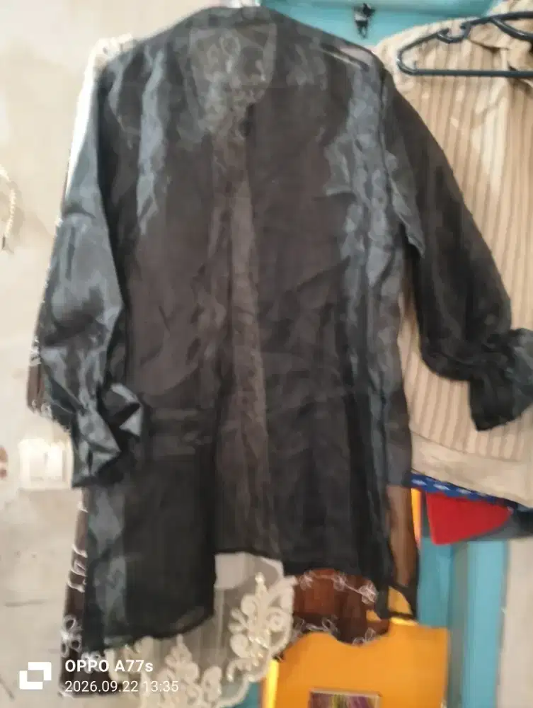 Kebaya warna hitam