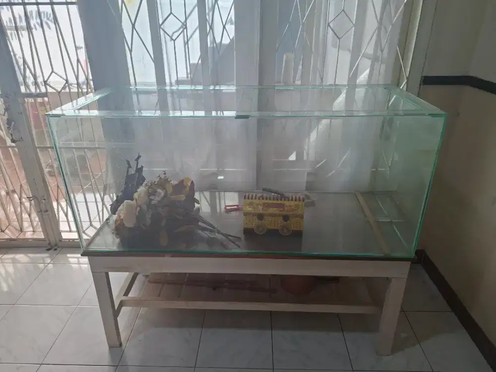 Jual Aquarium + Meja