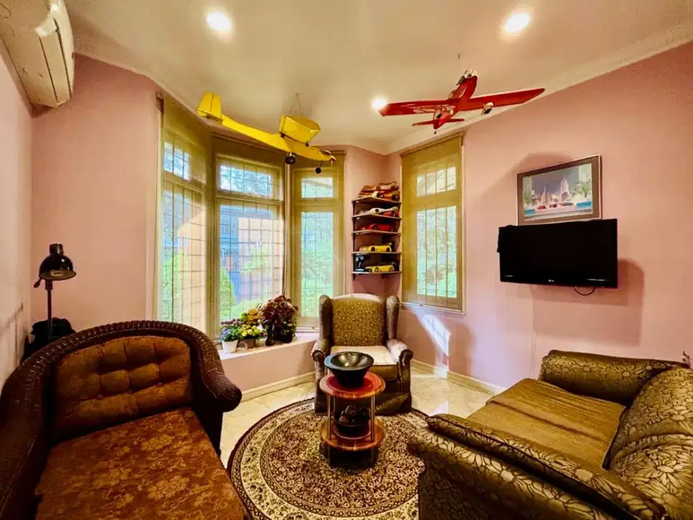 Dijual Murah Rumah Area Elite Pakubuwono Posisi Hook - 4BR+2 (T/B 653 m² / 330 m²) SHM, 45 M, Kebayoran Baru, Jakarta Selatan
