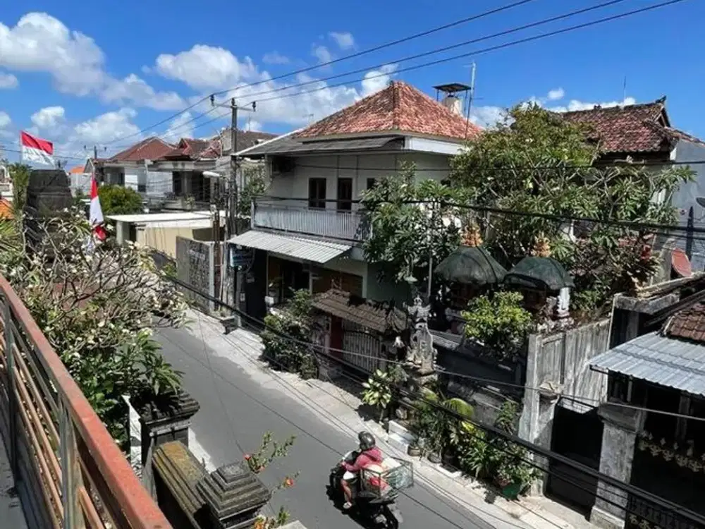 RUMAH DIKOMPLEK EXCLUSIVE 2 LANTAI DIJUAL – DAUH PURI, DENPASAR BARAT.