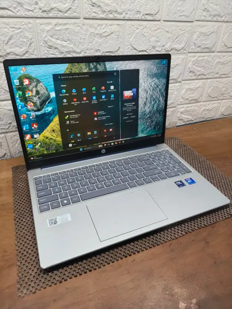 HP Laptop 15 intel Ultra 5 Gen1 2023 (16/512gb) intel Arc Grapich