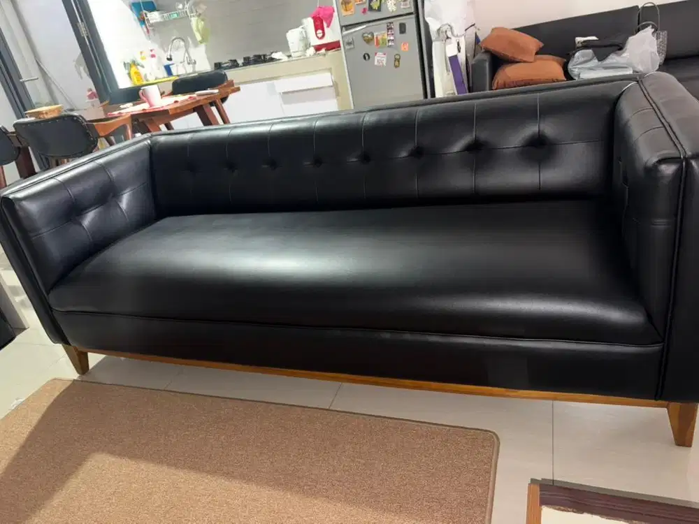 Sofa Oscar Hitam Kayu Solid