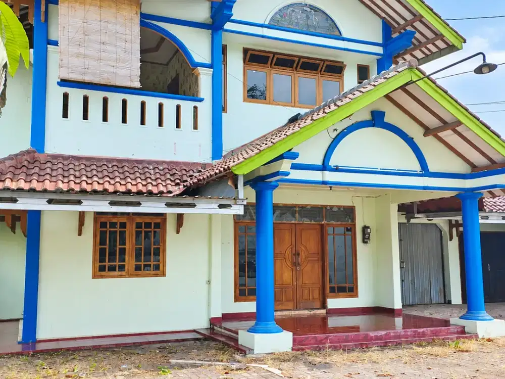 RUMAH SEWA BERGAYA KLASIK TROPIS 7 KAMAR, BANCARKEMBAR PURWOKERTO UTARA