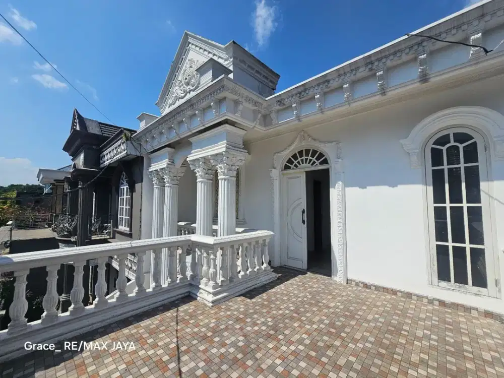Rumah Eksklusif 3 Kamar Dijual di Area Gatsu Barat, dekat Starbuck