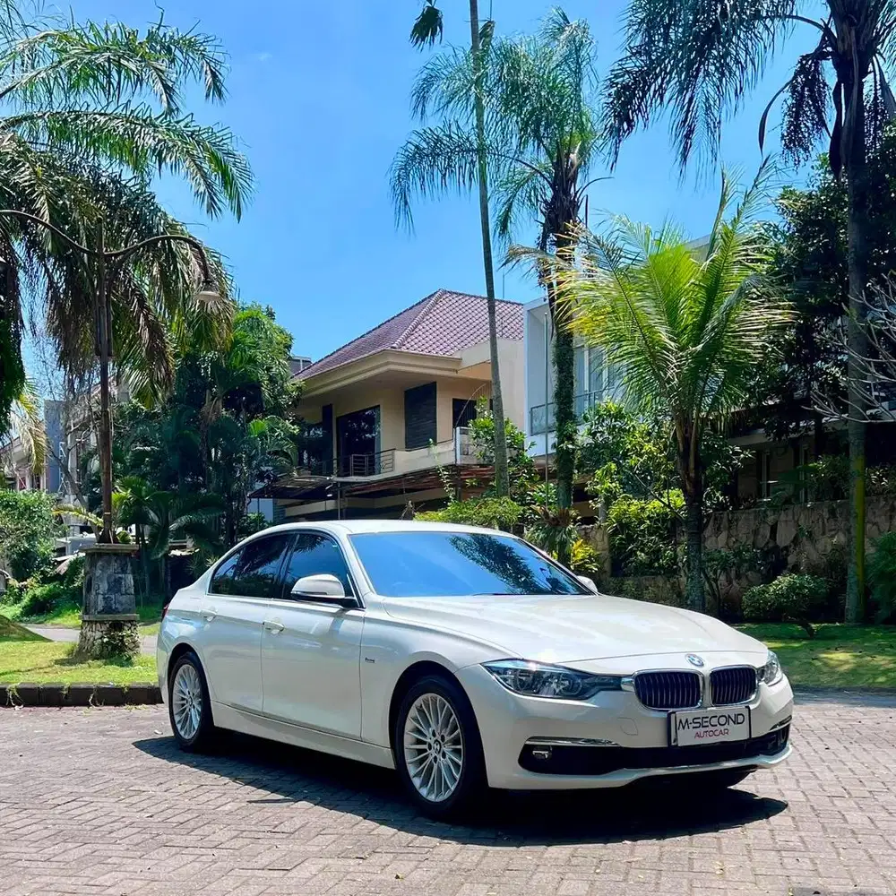 BMW 320i F30 Luxury 2018