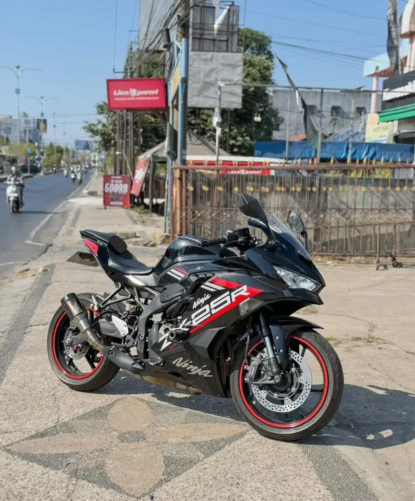Dijual Cepat ZX25R Terbaru Sudah Digital Pemakaian Pribadi Siap Pakai