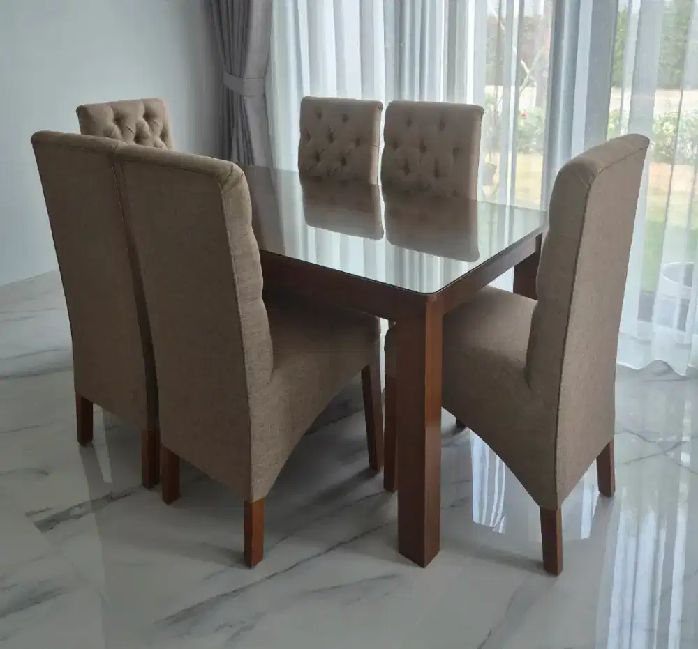 Meja makan 6 kursi Jati