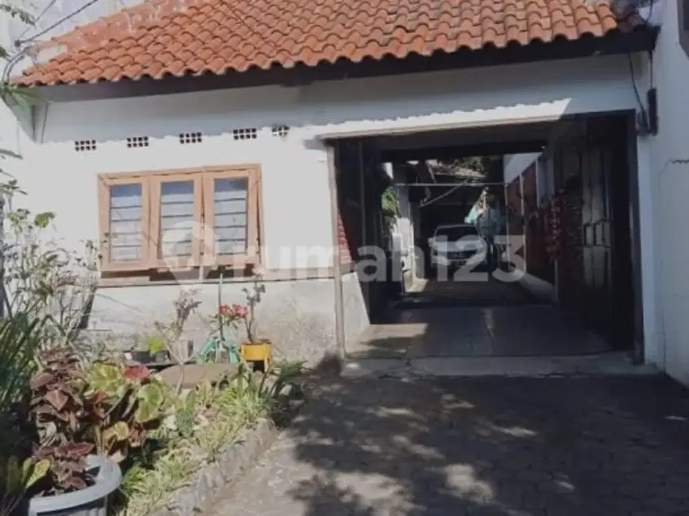 Rumah Clasik di Perumahan Kalijati Antapani