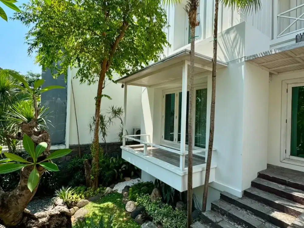 DIJUAL SUPER MEWAH American Classic Graha Family Semi Furnished Banyak ruang fungsional
