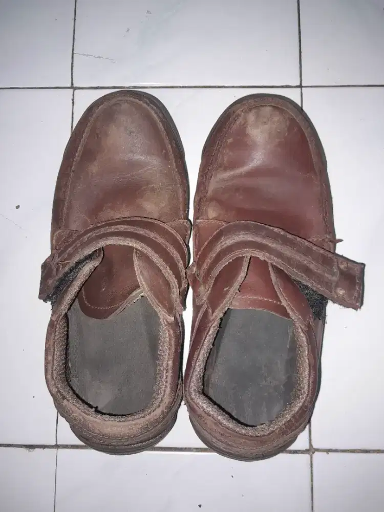 Sepatu kulit pria - Ukuran 40