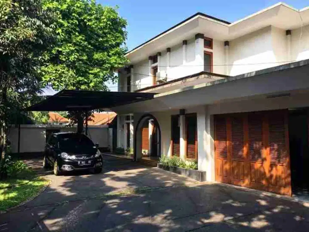 DIJUAL RUMAH MEWAH PEJATEN RAYA LT 1.600+M², 8KT 8KM, KOLAM RENANG, DI BAWAH NJOP