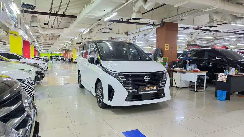 Nissan Serena Hybrid 2025