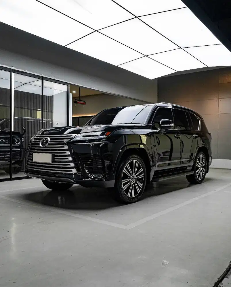 LEXUS LX 700h 7 Seat BLACK ON BLACK. Hybrid. KM DELIVERY 2026 READY
