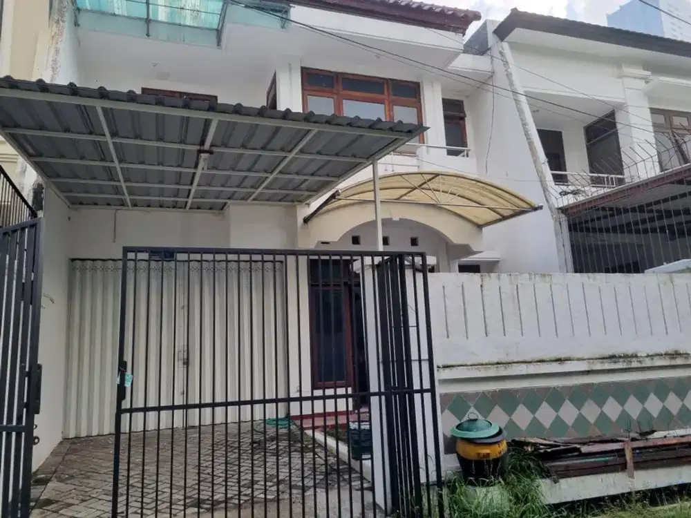 Dijual Rumah Sangat Terawat di Putat Indah Timur Sby
