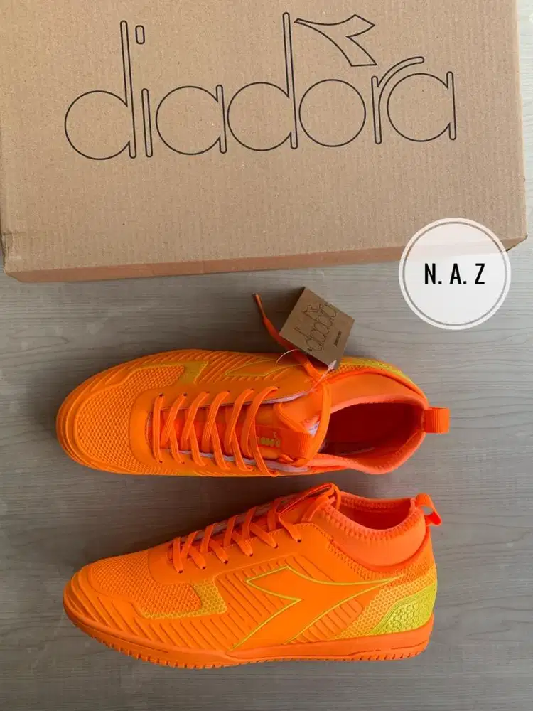 Sepatu Futsal Diadora Parelo Orange