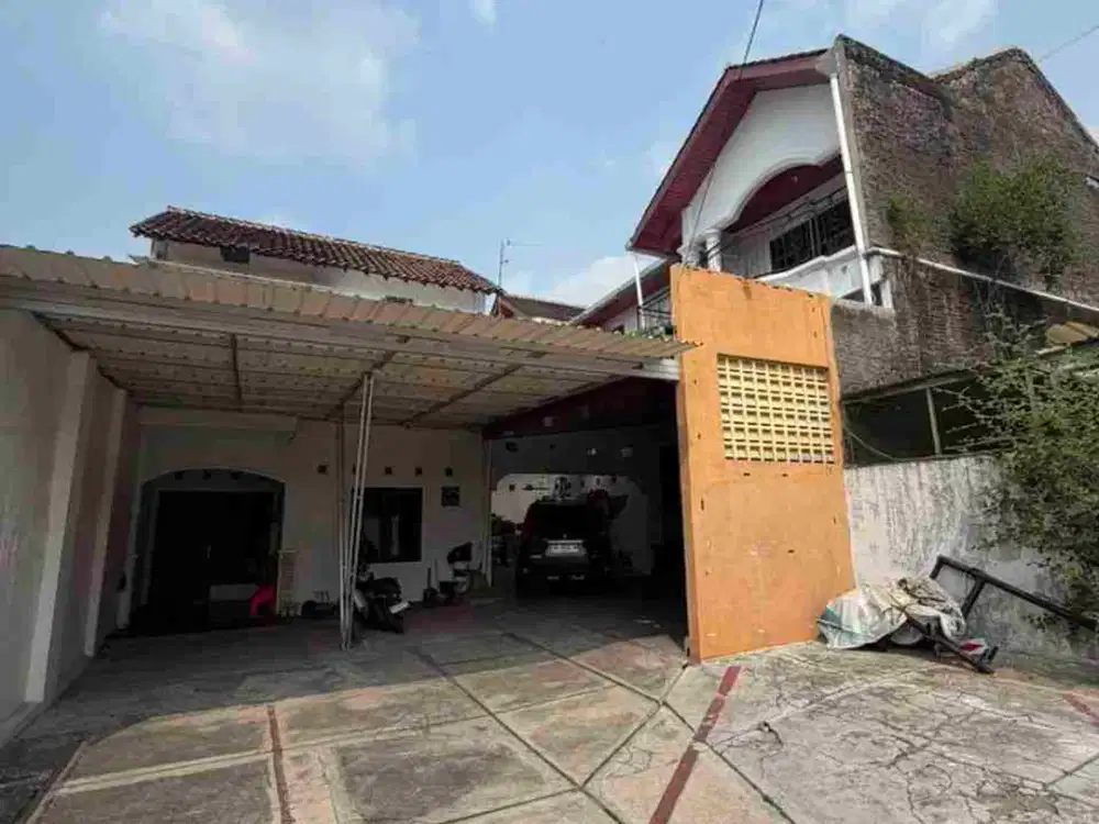 rumah luas strategis dekat masjid Zayed Solo