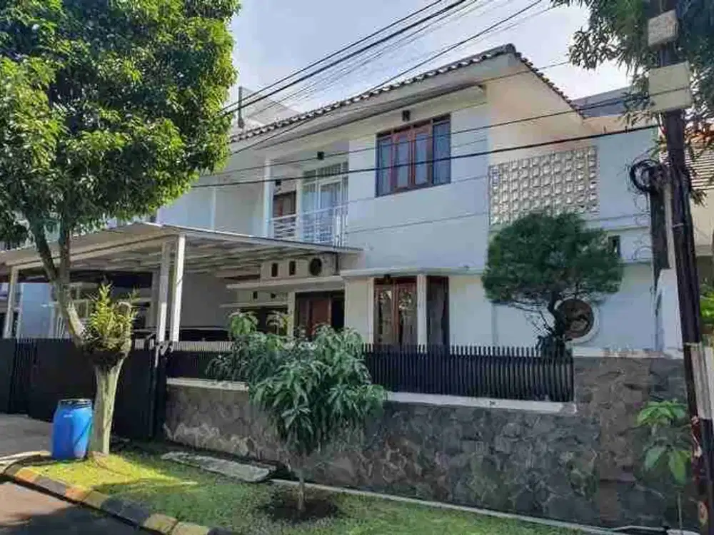 Rumah Cantik Terawat Komplek Batununggal Indah