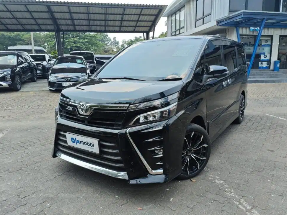 Pajak Panjang - Toyota Voxy 2.0 Bensin-AT 2021