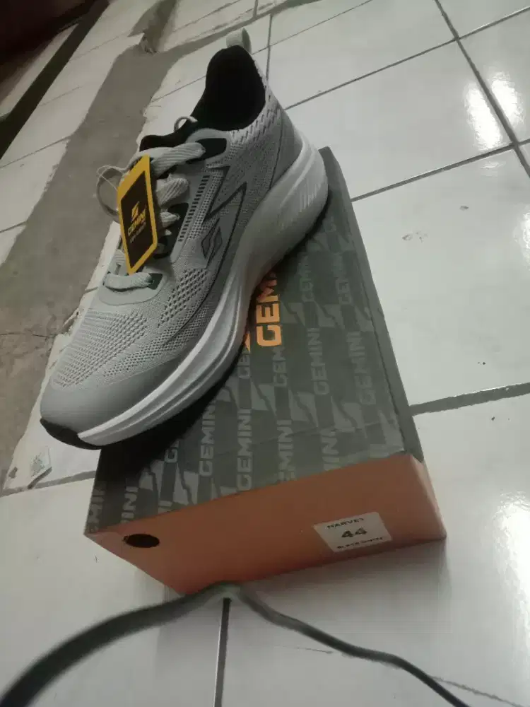 Sepatu murah runing gemini